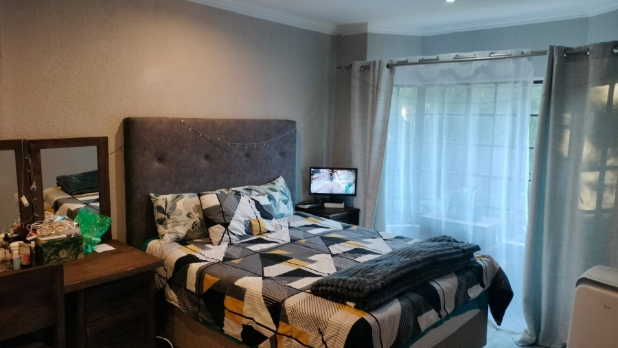 3 Bedroom Property for Sale in Safari Gardens North West